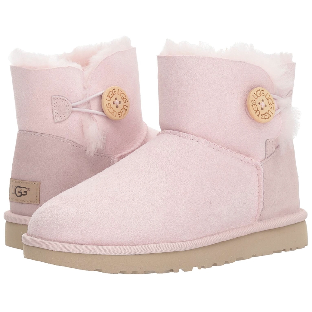 UGG Women's Mini Bailey Button II Fashion Boot